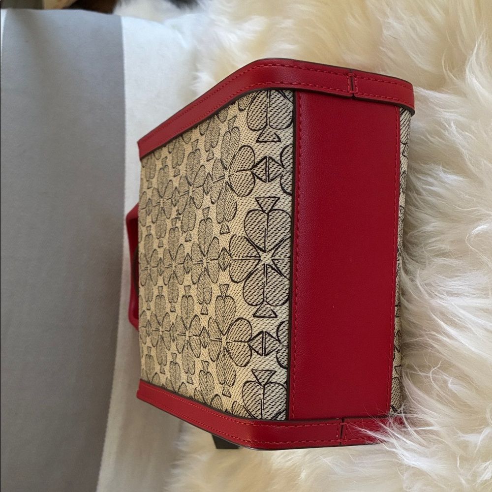 Kate Spade flower co cherry Vday edition mini bag NWT - Picture 7 of 8